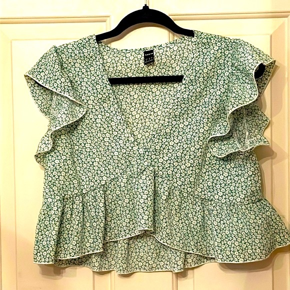 SHEIN Tops - Shein green with little white flowers women’s blouse size Medium